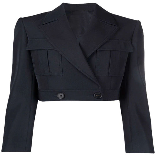 Damen Kurzblazer im Tailoring mit aufgesetzten Pattentaschen und markanter Schulterpartie Nord Taschen
