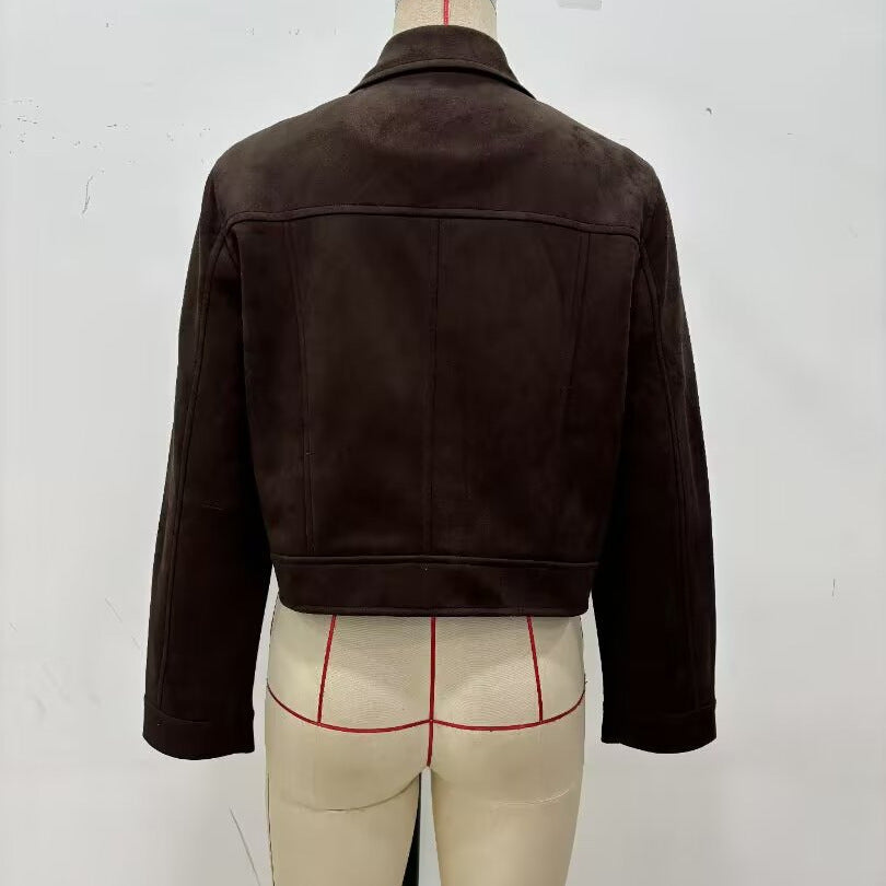 Damen 30+ kurz geschnittene Veloursjacke im Blousonstil mit Hemdkragen und verdeckter Druckknopfleiste Nord Taschen