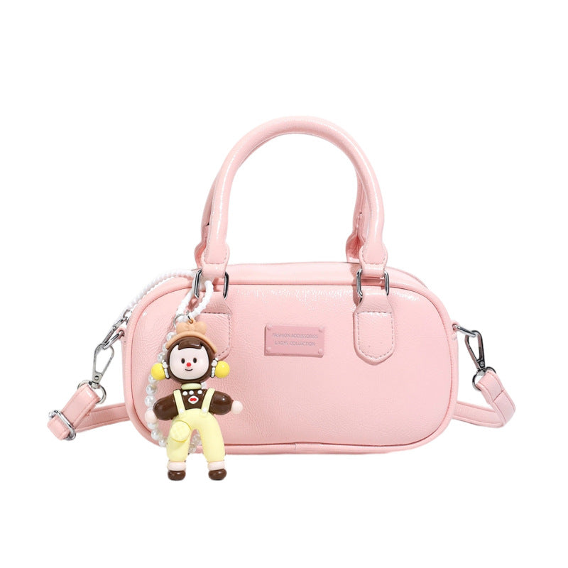 Damen Handtasche mit einzigartigem dekorativem Anhänger Nord Taschen