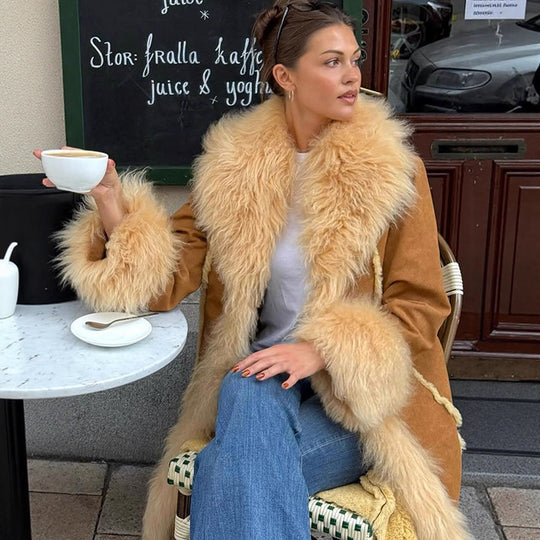 Damen Langer Shearling‑Imitatmantel mit voluminösem Schalkragen und Plüschmanschetten Nord Taschen