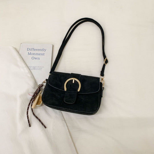 Damen Umhängetasche aus hochwertigem Wildleder mit elegantem Schnallenverschluss Nord Taschen