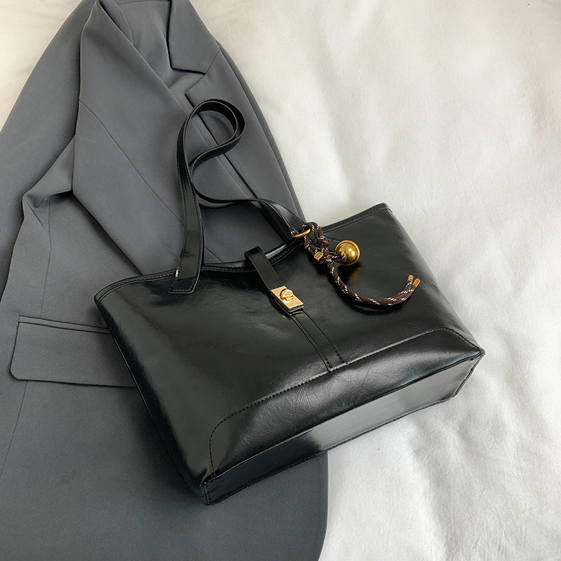 Damen elegante Handtasche mit luxuriösem Lederfinish Nord Taschen
