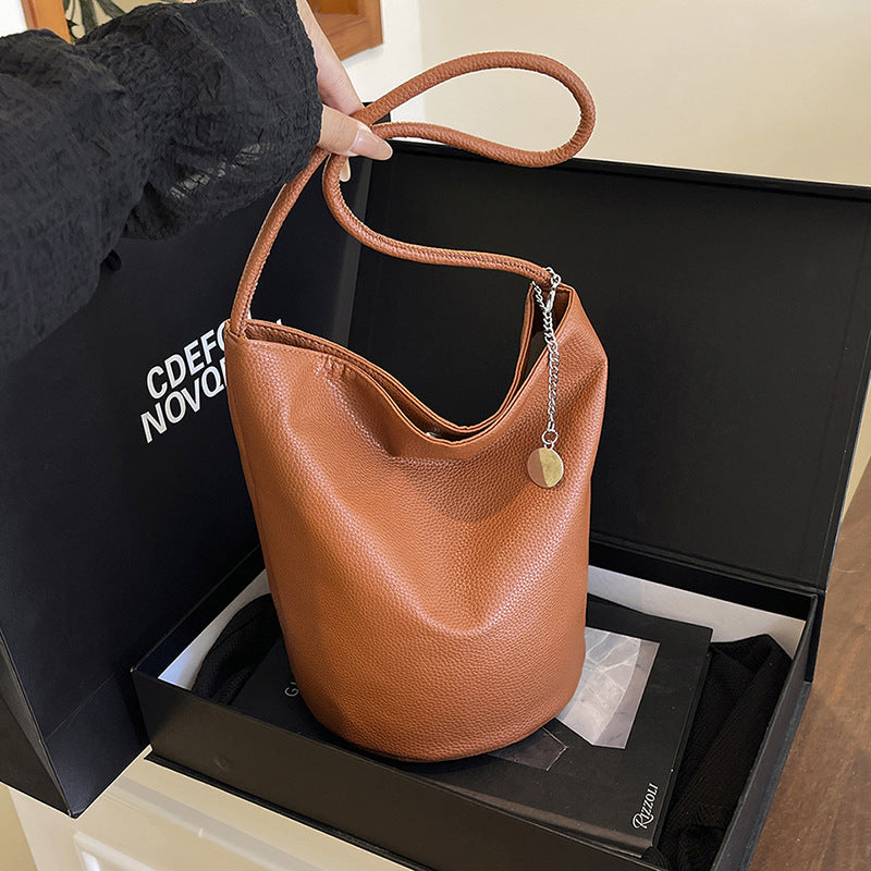 Damen Hobo-Tasche mit schickem Design und praktischen Details Nord Taschen