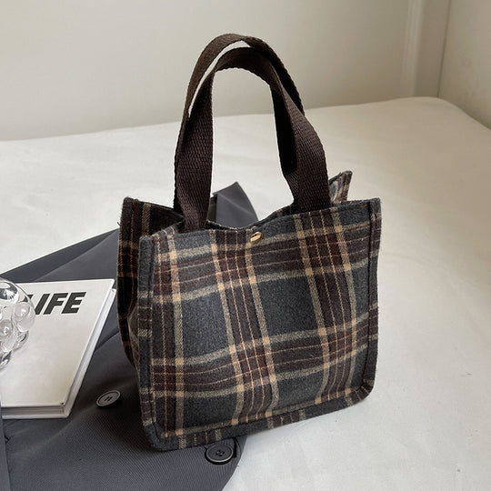 Damen Jute-Tragetasche mit modernem Karomuster und praktischem Innenfach Nord Taschen