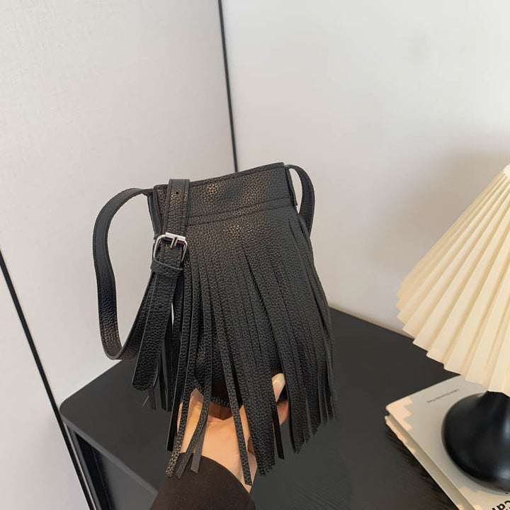 Damen Beuteltasche mit fransigem Design und verstellbarem Schulterriemen Nord Taschen