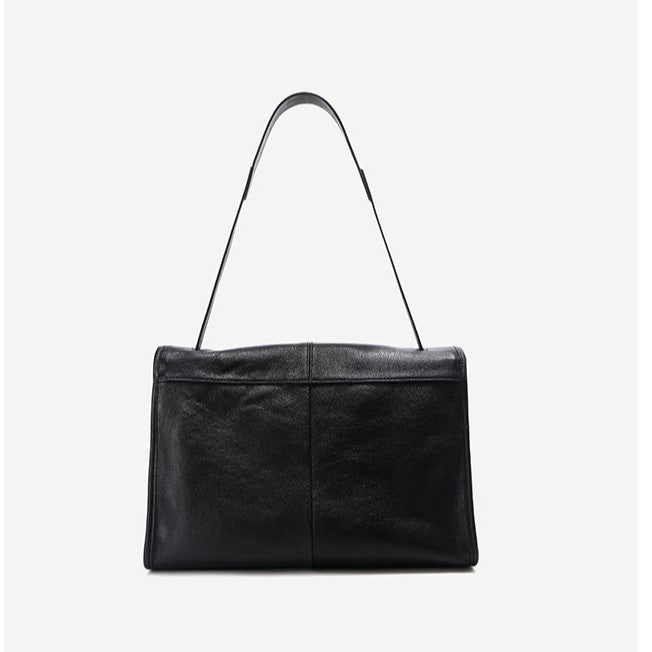 Damen Ledertasche mit Klappenverschluss und verstellbarem Schulterriemen Nord Taschen