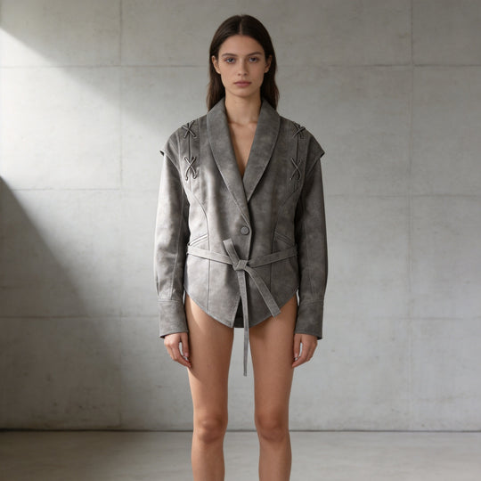 Damen Taillierter Veloursleder-Blazer mit Bindegürtel und Schnürdetail Nord Taschen