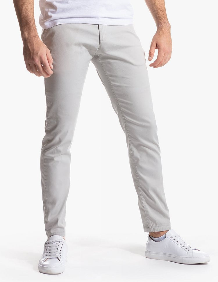 Herren Enganliegende Stretch-Chinohose mit tapered Bein und elastischem Saum Nord Taschen
