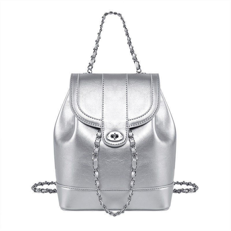 Damen Rucksacktasche mit elegantem Kettenakzent und raffiniertem Klappverschluss Nord Taschen