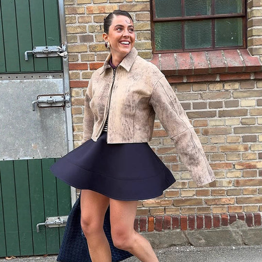 Damen Kurz geschnittene Velourslederjacke in Used‑Optik mit extra langen Ärmeln und Zwei‑Wege‑Reißverschluss Nord Taschen