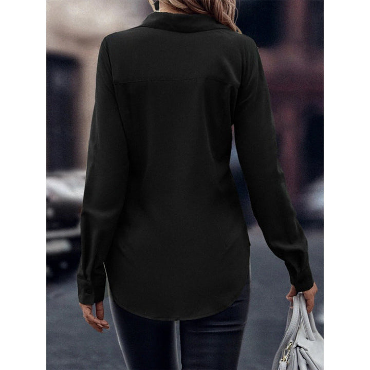 Damen elegante Satinbluse mit klassischem Kragen und zeitlosem Schnitt