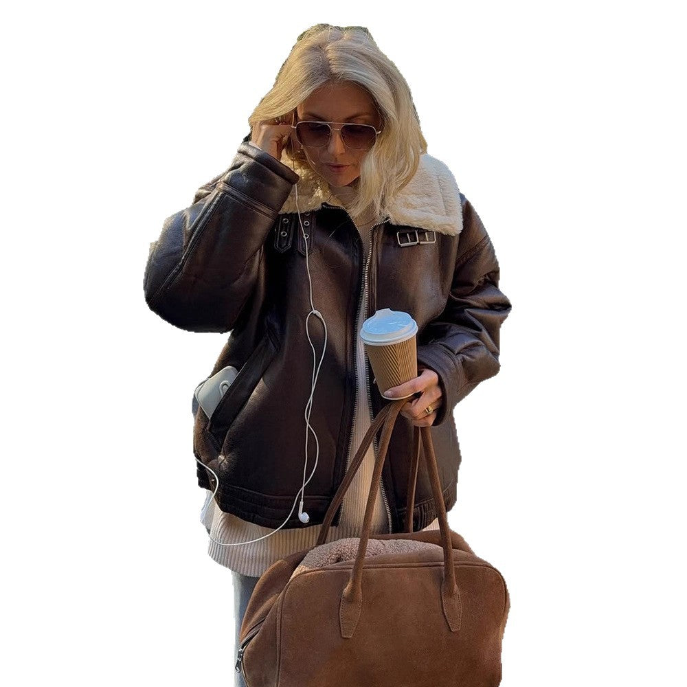 Damen Oversize Fliegerjacke aus Kunstleder mit Teddyfutter und breitem Schnitt Nord Taschen