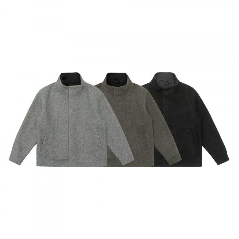 Herren Kurz geschnittene Wollmix‑Blousonjacke mit Stehkragen, verdeckter Knopfleiste und schlichter Silhouette Nord Taschen