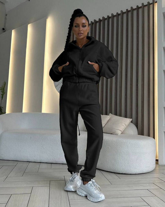 Damen kurzes Reißverschluss-Hoodie mit elastischem Bund und schmal zulaufender High-Waist-Jogginghose aus schwerem French-Terry Nord Taschen