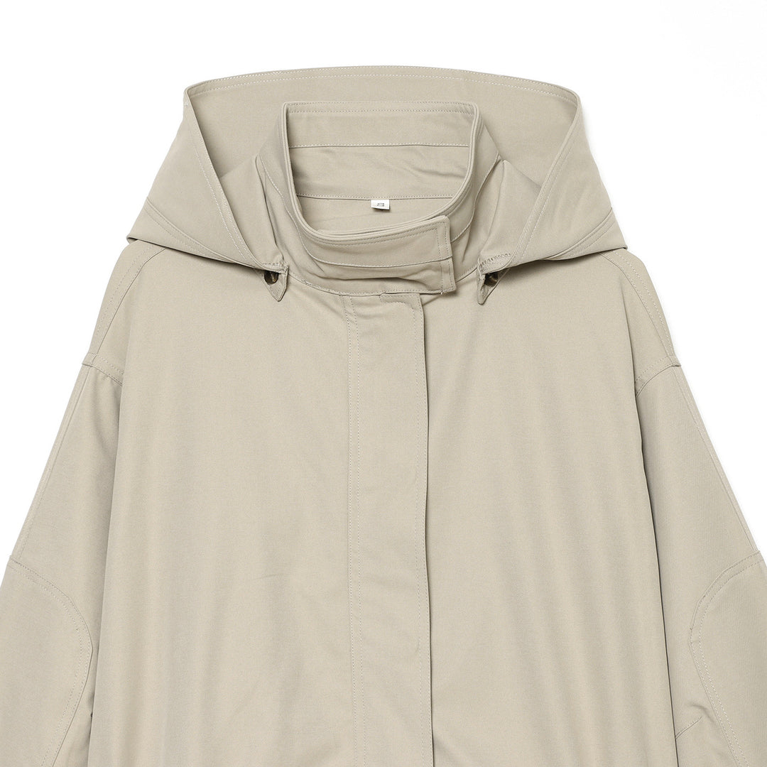 Damen Kurzparka mit hohem Funnelkragen, Tunnelzug‑Taille und verdeckter Knopfleiste Nord Taschen