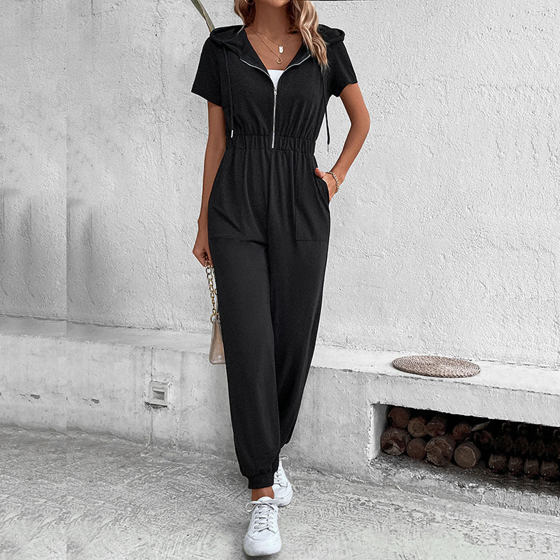 Damen moderner Kurzarm-Jumpsuit mit praktischen Taschen und Kapuze