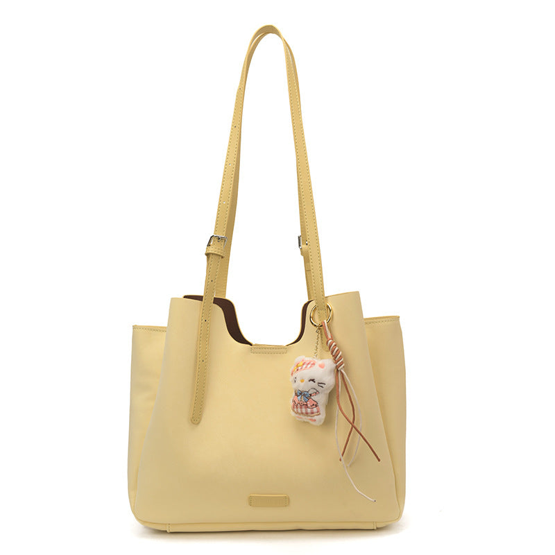 Damen elegante Shopper Tasche mit abnehmbarem Plüschanhänger Nord Taschen