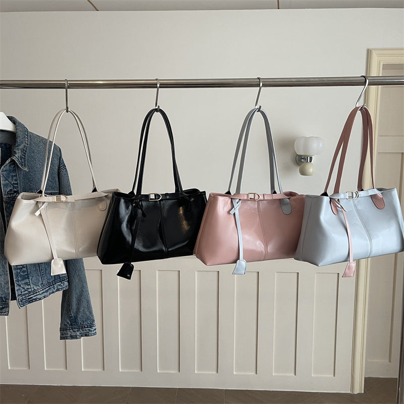 Damen elegante Schultertasche mit strukturiertem Design und modischem Schnallenverschluss Nord Taschen