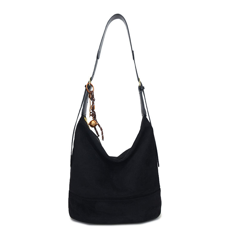 Damen Hobo Tasche aus weichem Wildleder mit luxuriösem Tragegriff Nord Taschen