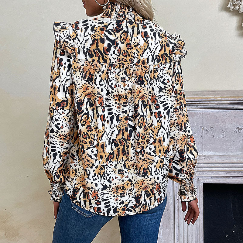 Damen Langärmeliges Blusenshirt mit Smokkragen, Rüschen-Schultern und Animalprint Nord Taschen