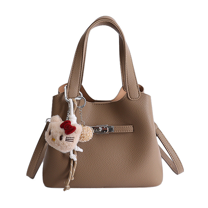 Damen Designer Handtasche mit charmantem Anhänger Nord Taschen