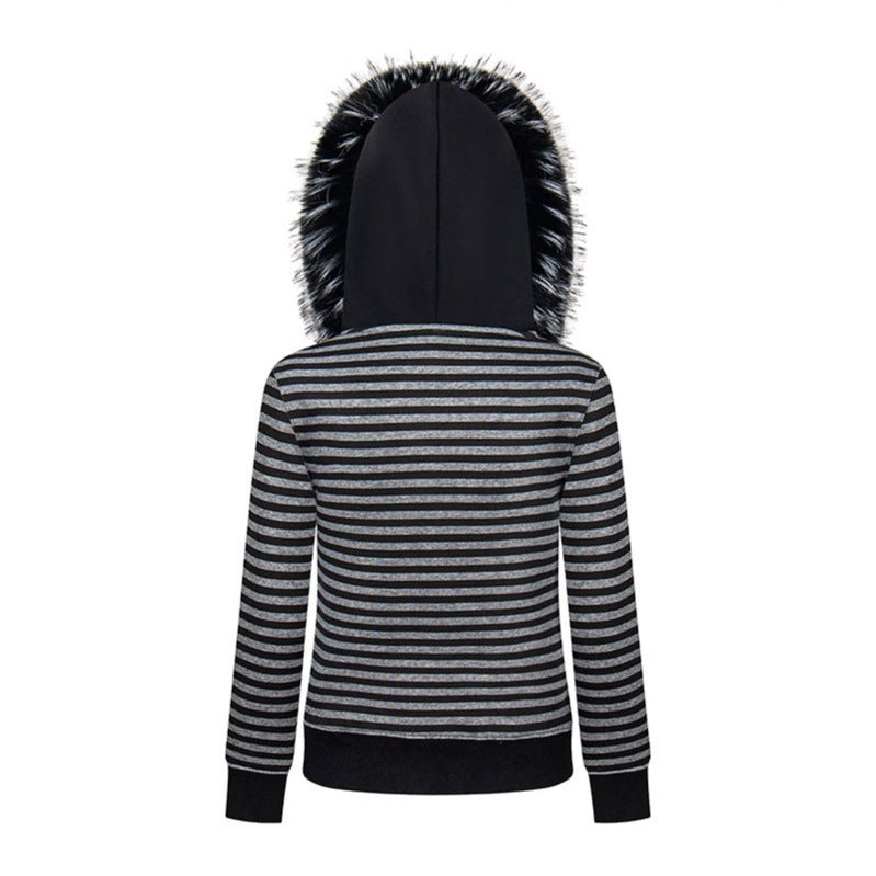 Damen Kapuzen‑Sweatjacke mit Kunstfellbesatz und militärischer Zierknopfreihe Nord Taschen