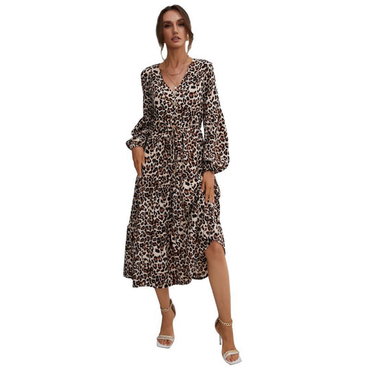 Damen Midikleid aus fließendem Viskose-Mix mit Leopardenmuster, V-Ausschnitt, Bindegürtel und Stufenrock Nord Taschen