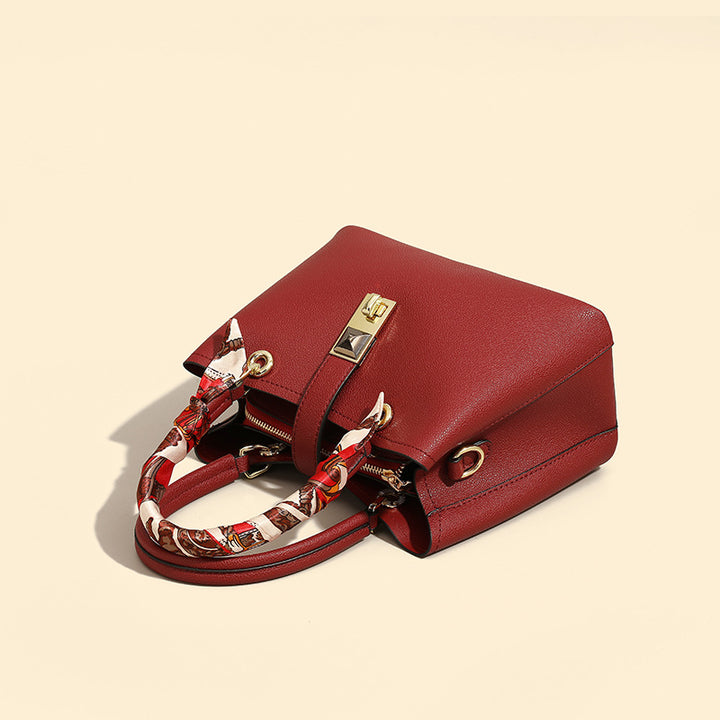 Damen Handtasche mit verspieltem Halstuch-Detail und elegantem Leder Nord Taschen