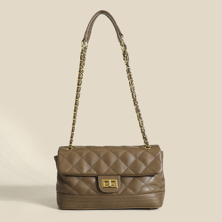 Damen Umhängetasche mit elegantem Steppmuster und goldener Kettenapplikation Nord Taschen