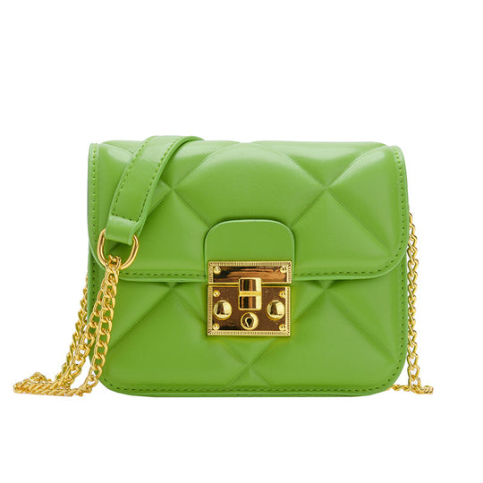 Damen Handtasche mit elegantem Steppmuster und goldenen Akzenten Nord Taschen