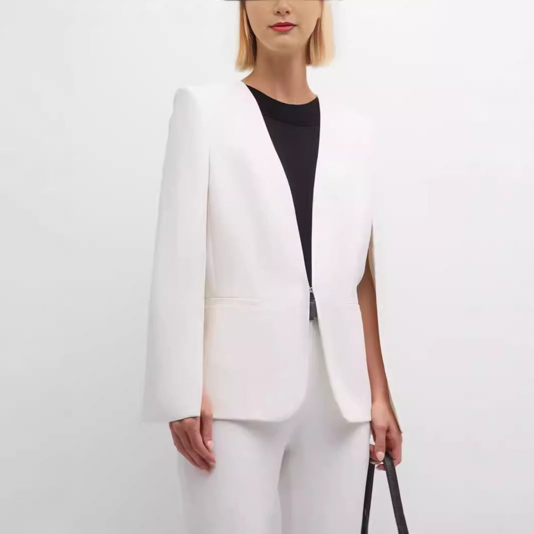 Damen Elegantes Cape‑Blazer‑Set mit offenem Ärmelschlitz und schmaler Anzughose Nord Taschen