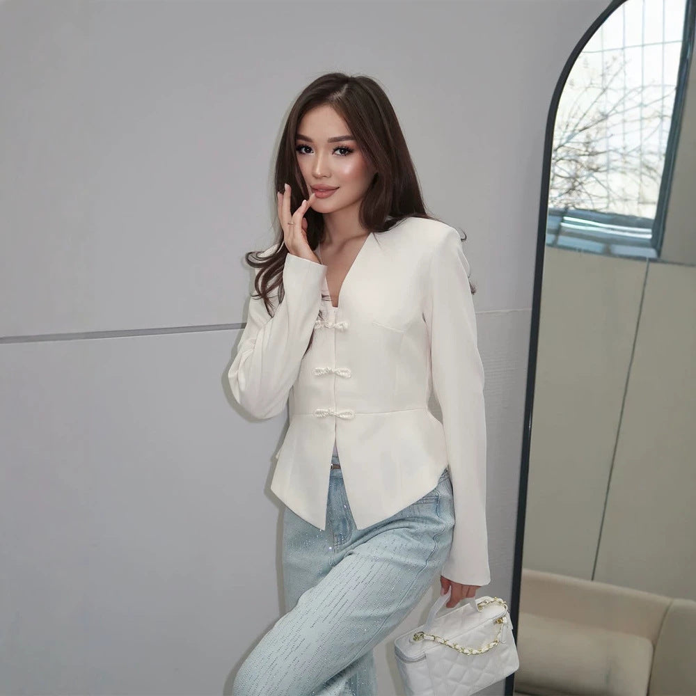 Damen Schößchen‑Blazer mit mandarinähnlichem Ausschnitt und dekorativen Knotenverschlüssen Nord Taschen