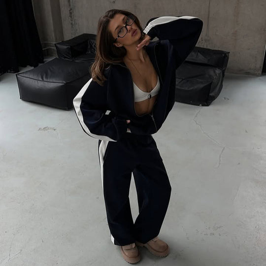 Damen gekürztes Zip-Hoodie mit elastischem Saum und hochgeschnittener High-Waist-Lounge-Jogginghose aus softem French-Terry Nord Taschen