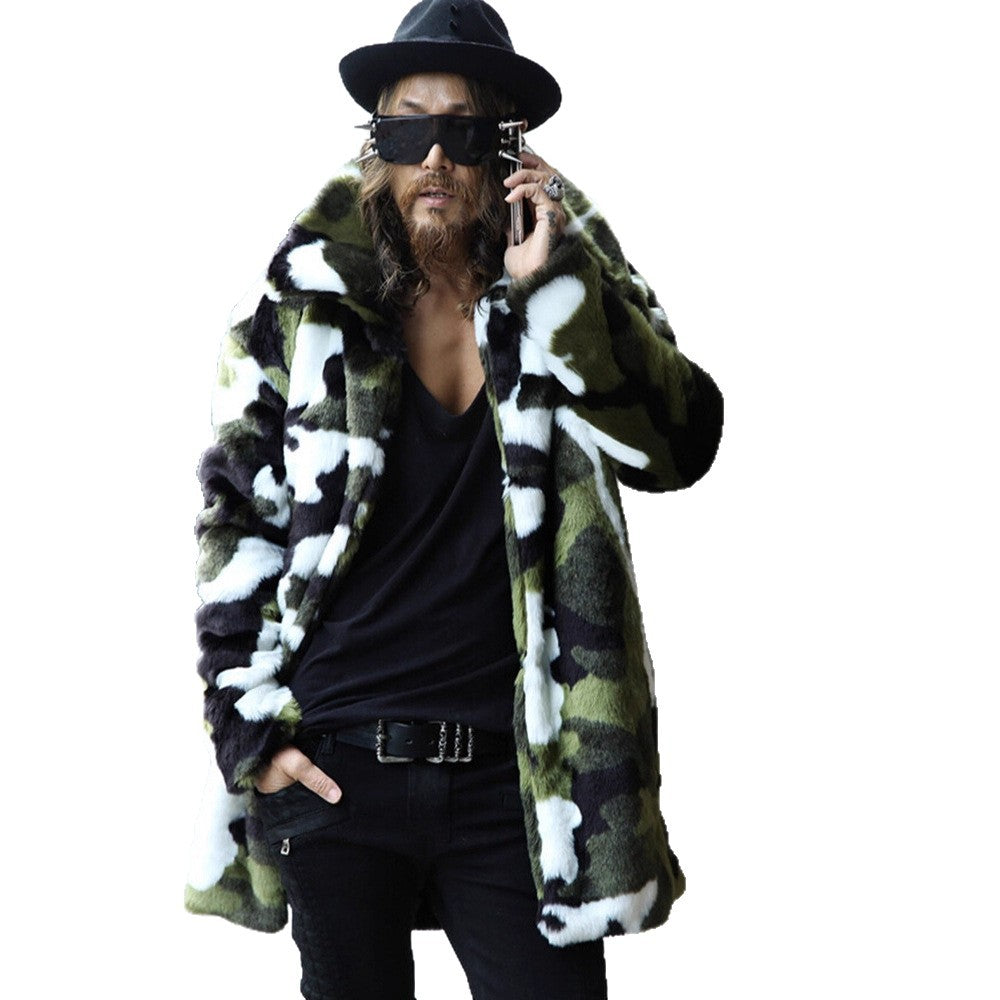 Herren Camouflage-Kunstpelz-Mantel mit langem Schnitt und Oversize-Silhouette Nord Taschen