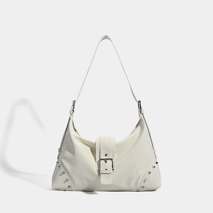 Damen Hobo-Tasche mit glänzendem Material und dekorativen Nieten Nord Taschen