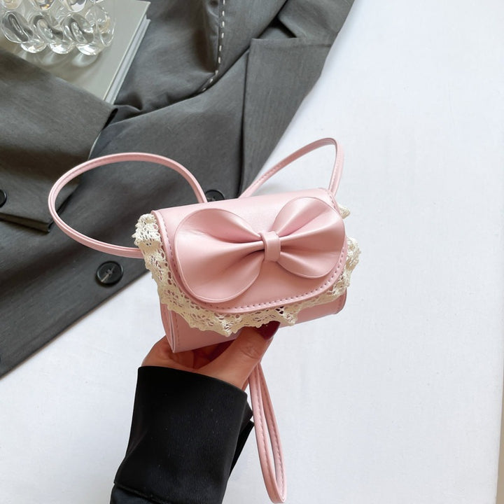 Damen Designer Umhängetasche mit Spitzenakzenten von Nord Taschen