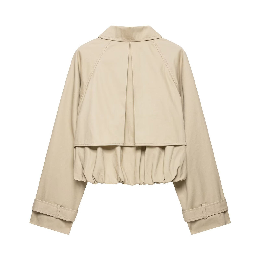Damen Kurzgeschnittene Trenchjacke im Boxy‑Schnitt mit Raffung und verstellbaren Manschetten Nord Taschen