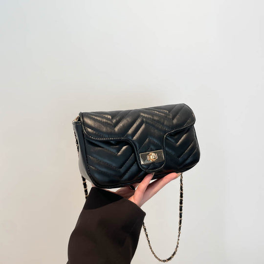 Damen modische Umhängetasche mit eleganter Steppstruktur und hochwertigem Metallverschluss Nord Taschen