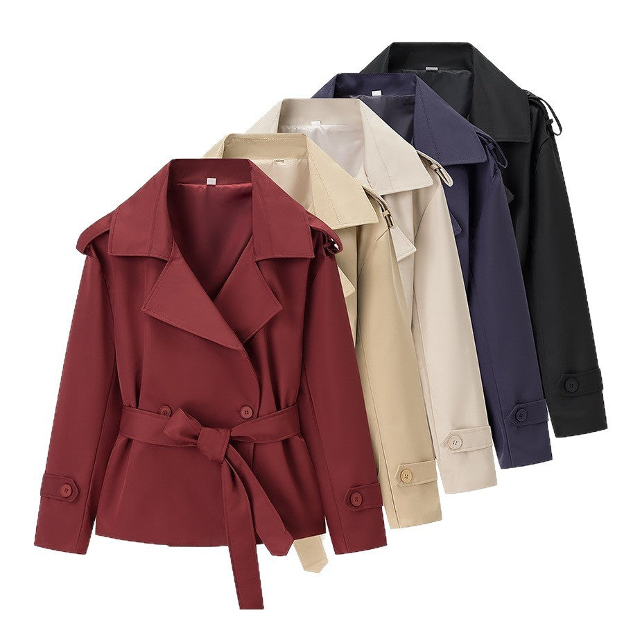Damen Taillierter kurzer Trenchcoat mit Bindegürtel und Epauletten Nord Taschen