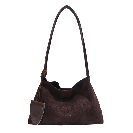Damen Schultertasche aus weichem Wildleder mit abnehmbarem Anhänger Nord Taschen