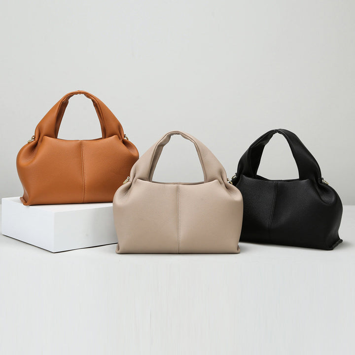 Damen Hobo-Tasche aus hochwertigem Kunstleder mit eleganter Kettenapplikation Nord Taschen
