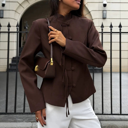 Damen Taillierte Jacke mit Stehkragen, chinesischen Knotenverschlüssen und leichtem Cropped-Schnitt Nord Taschen