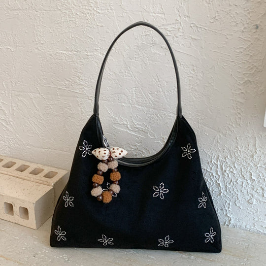 Damen Hobo-Tasche aus weichem Kunstleder mit zarten Applikationen Nord Taschen