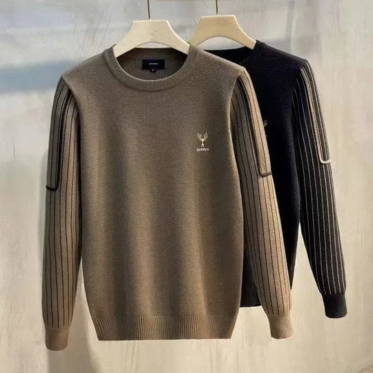 Herren Feinstrick-Pullover mit kontrastierenden Rippenärmeln und gesticktem Hirschlogo Nord Taschen