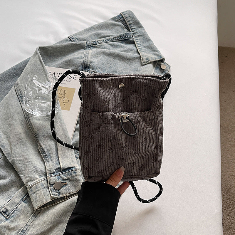 Damen Mini-Umhängetasche mit floralem Design Nord Taschen