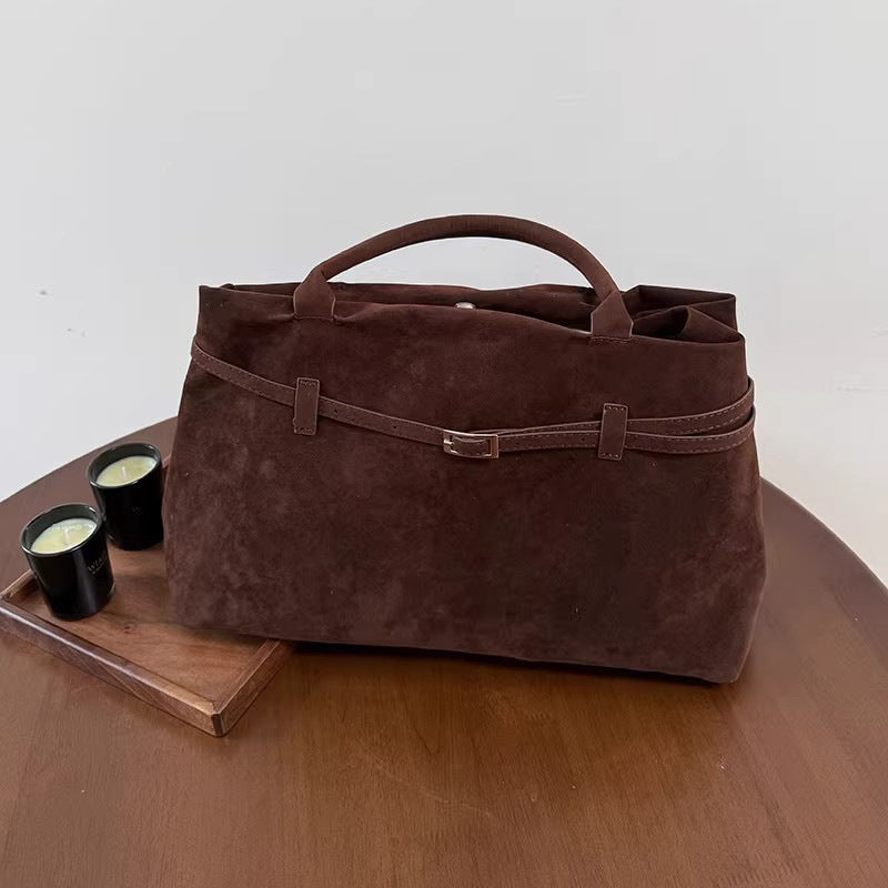Damen Schultertasche mit elegantem Wildlederbezug und dekorativem Gürtel Nord Taschen