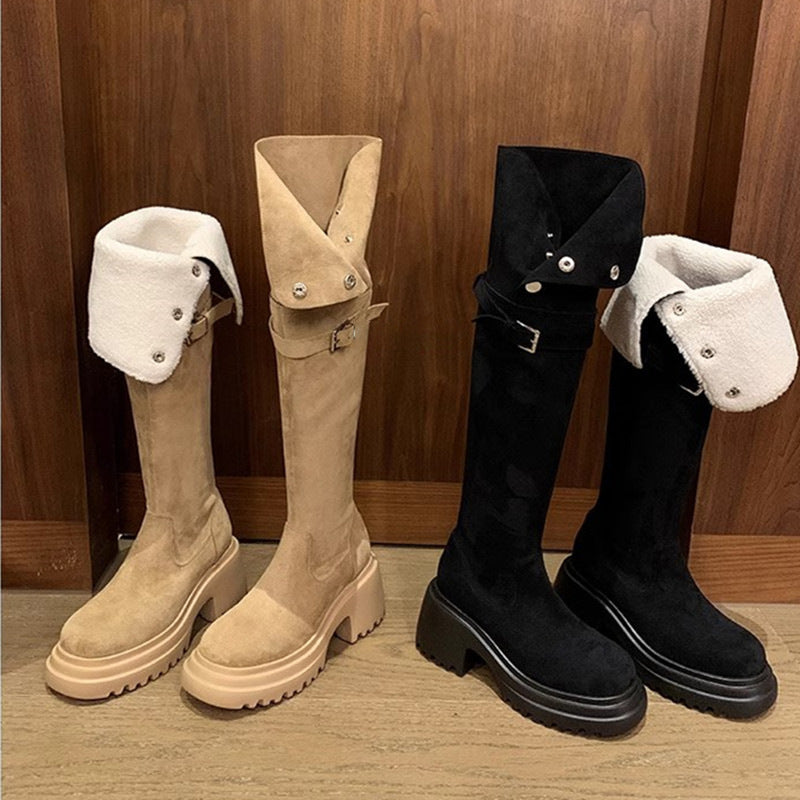 Damen Kniehohe Wildleder-Bikerstiefel mit abnehmbarem Teddyumschlag und markanter Lug-Plateausohle Nord Taschen