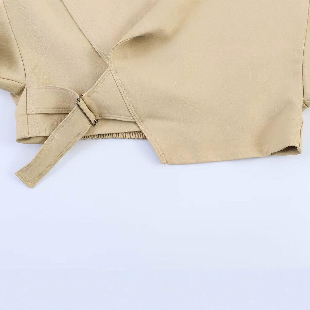 Damen Oversized Cropped-Jacke mit großem Schalkragen, Taillenriegel und Ballonärmeln Nord Taschen