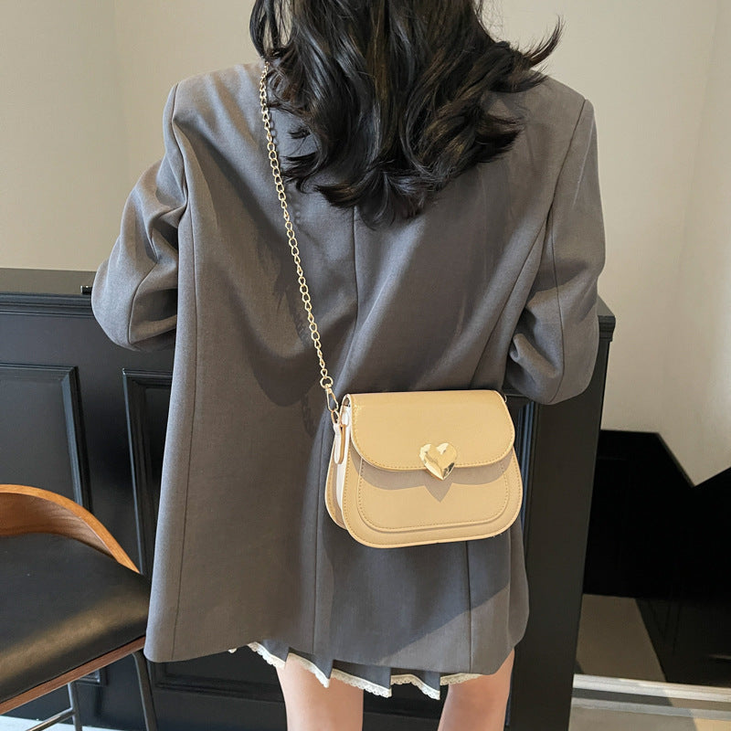 Damen elegante Umhängetasche mit Herzverschluss Nord Taschen