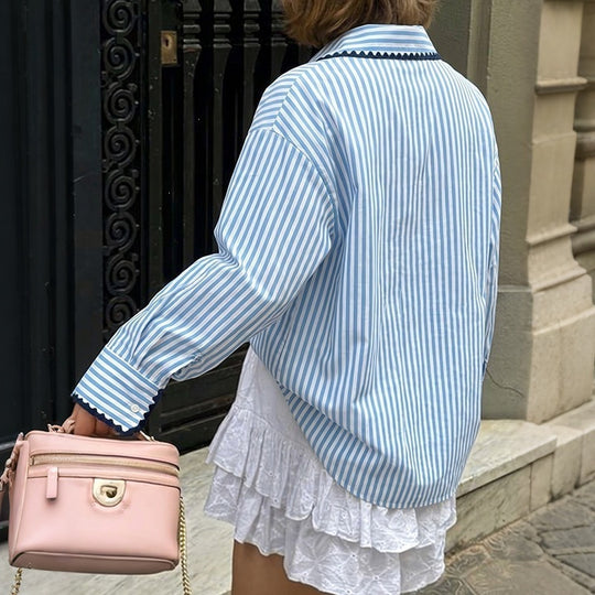 Damen Oversize-Hemdbluse mit feinen Streifen, Brusttasche und Zierborte Nord Taschen